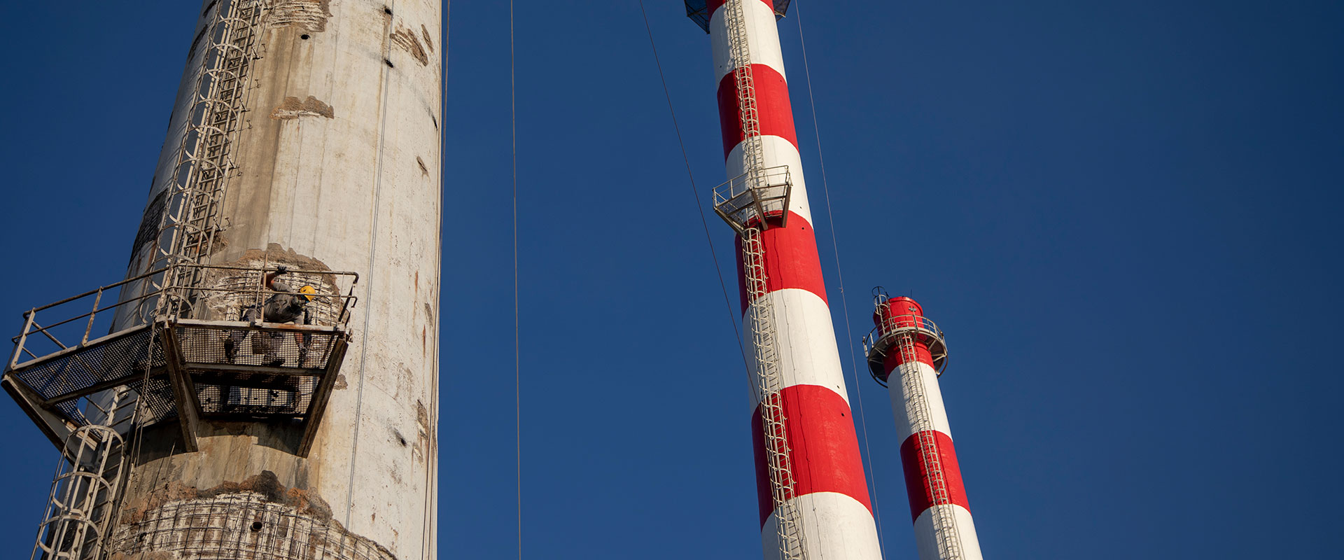 Δ.Ε.Η. Λινοπεραμάτων Α.Η.Σ.: Επισκευή και βαφή τριών καμινάδων ύψους 80 μέτρων