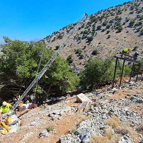 Δικταίον Άνδρον: Ειδική κατασκευή μεταλλικού αναβατορίου