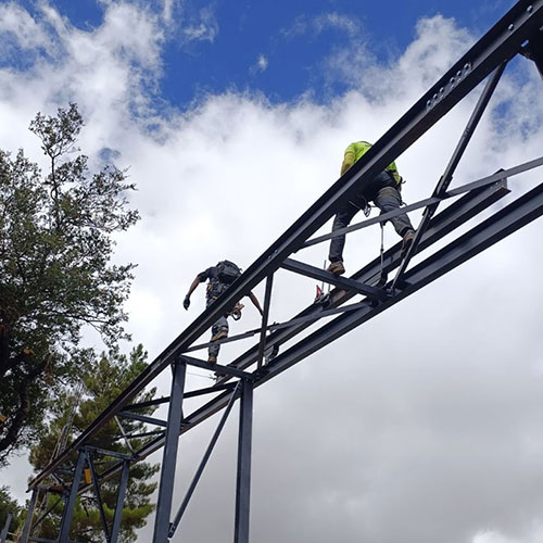 Δικταίον Άνδρον: Ειδική κατασκευή μεταλλικού αναβατορίου