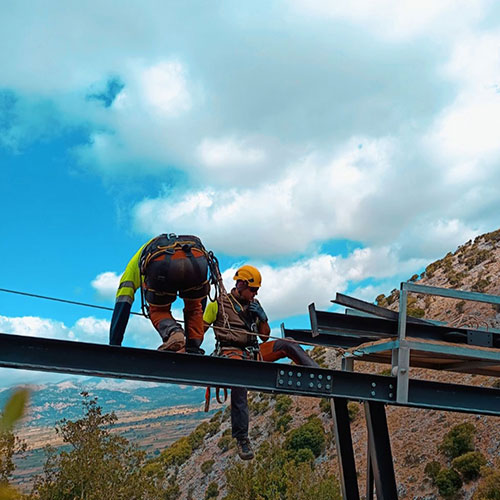 Δικταίον Άνδρον: Ειδική κατασκευή μεταλλικού αναβατορίου
