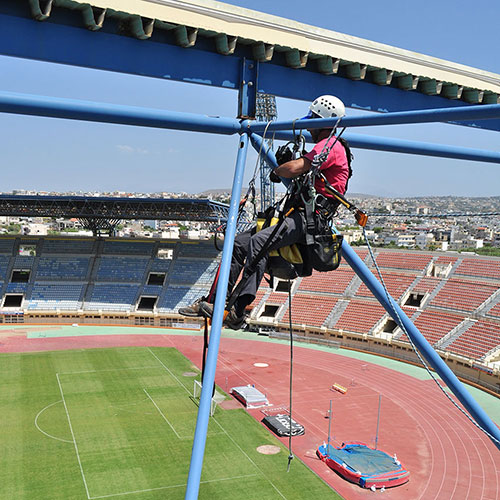Παγκρήτιο και Παναχαϊκό στάδιο: Επιθεωρήσεις στατικής επάρκειας του μεταλλικού φορέα στα στέγαστρα των γηπέδων
