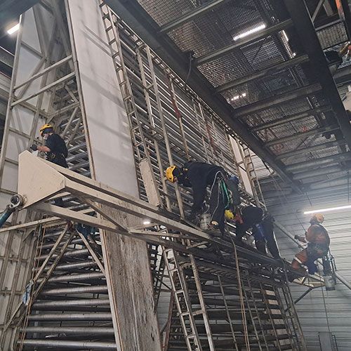 Πλαστικά Κρήτης: Συντήρηση μεταλλικών πύργων