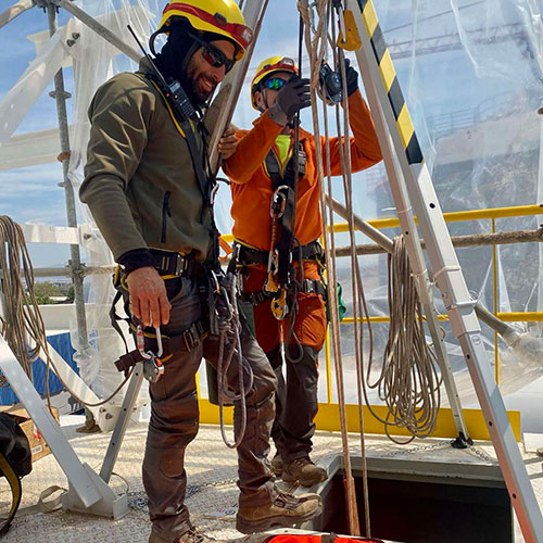 Υπηρεσίες επίβλεψης και διάσωσης εργαζομένων στο εργοστάσιο της SOL HELLAS στη Θεσσαλονίκη