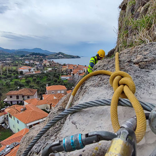 Άρση επικινδυνότητας σε βραχώδη πρανή σε νησιά της Ελλάδας