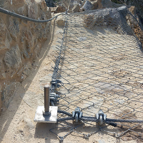 Βραχοπροστασία στο φρούριο της Σκιάθου