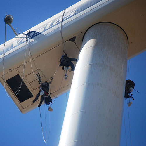 Αιολικά πάρκα στον Άγιο Νικόλαο, στη Νάξο και στη Πάφο της Κύπρου: Εργασίες καθαρισμού και συντήρησης ανεμογεννητριών