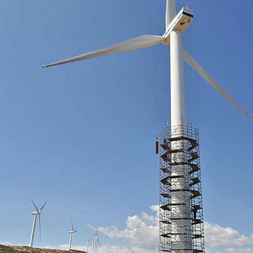 Αιολικά πάρκα στον Άγιο Νικόλαο, στη Νάξο και στη Πάφο της Κύπρου: Εργασίες καθαρισμού και συντήρησης ανεμογεννητριών